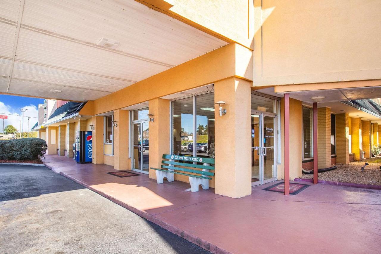Econo Lodge Choice Hotels I 95 Savannah Gateway 24 Hour Fitness Center On Site Guest Laundry On Site Perkins Restaurant Georgetown Exterior foto
