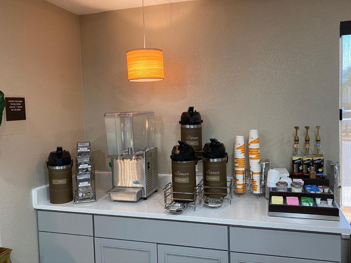 Econo Lodge Choice Hotels I 95 Savannah Gateway 24 Hour Fitness Center On Site Guest Laundry On Site Perkins Restaurant Georgetown Exterior foto